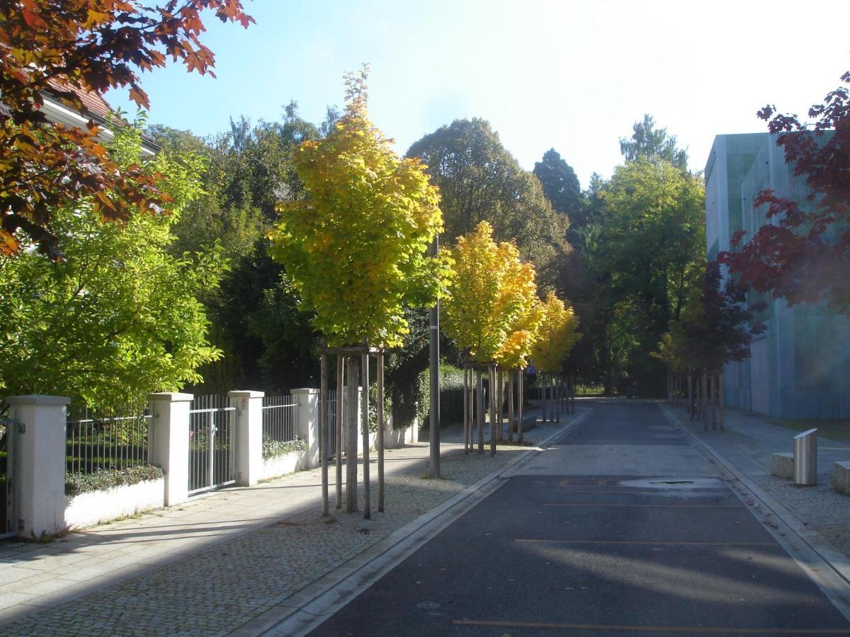 Am Rosenfelspark Apartment *